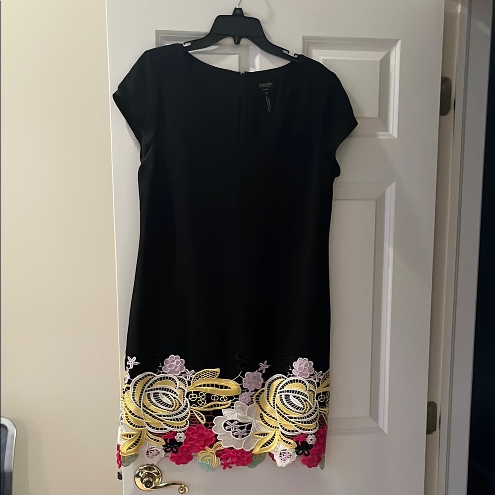 Laundry by Shelli Segal Black Floral Embroidered Dress